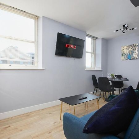 Duplex Yorkshire Penthouse - Parking Apartment Batley Exterior photo