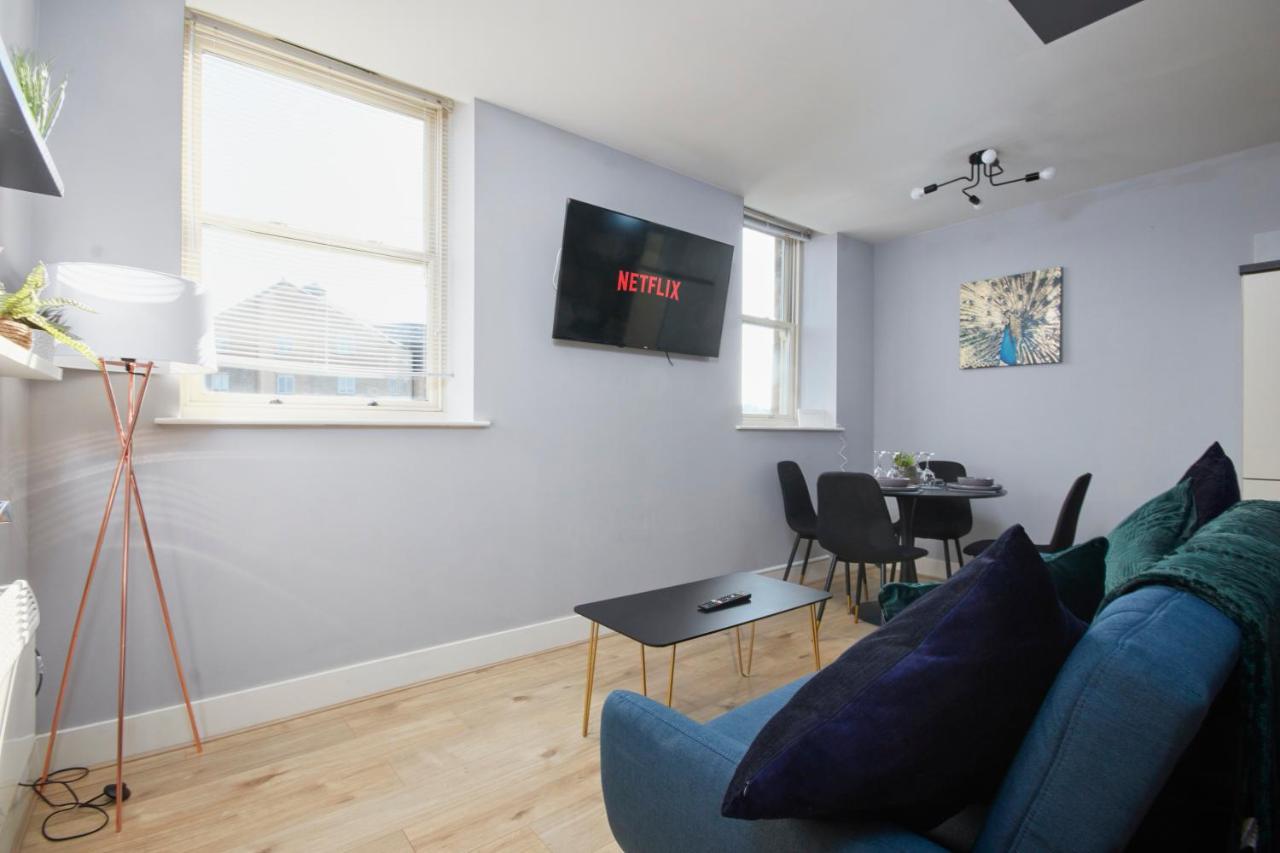 Duplex Yorkshire Penthouse - Parking Apartment Batley Exterior photo