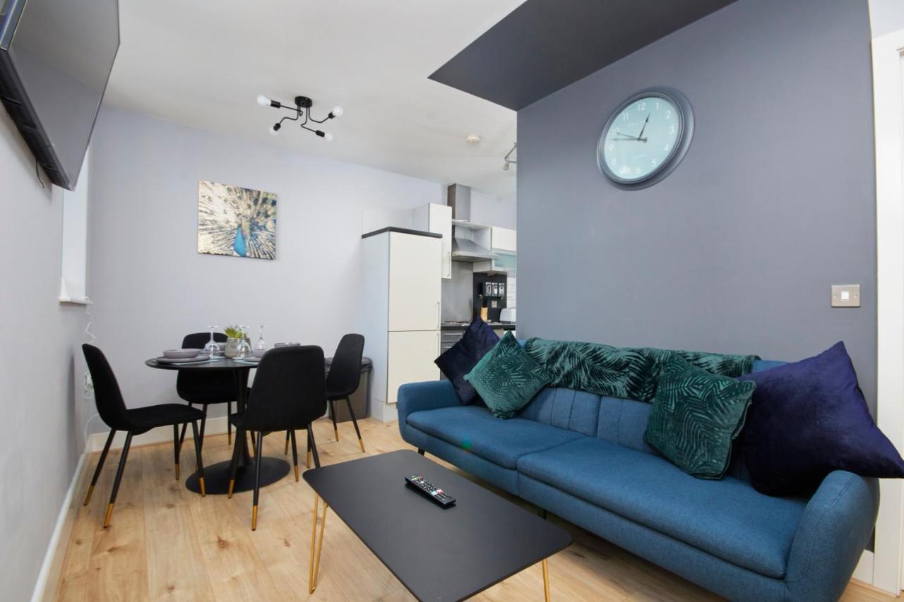 Duplex Yorkshire Penthouse - Parking Apartment Batley Exterior photo