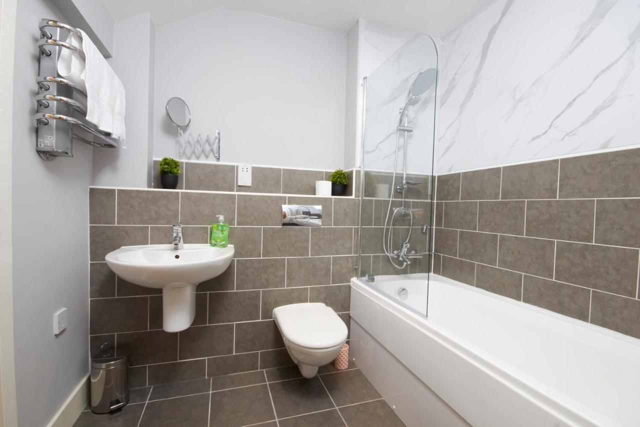 Duplex Yorkshire Penthouse - Parking Apartment Batley Exterior photo