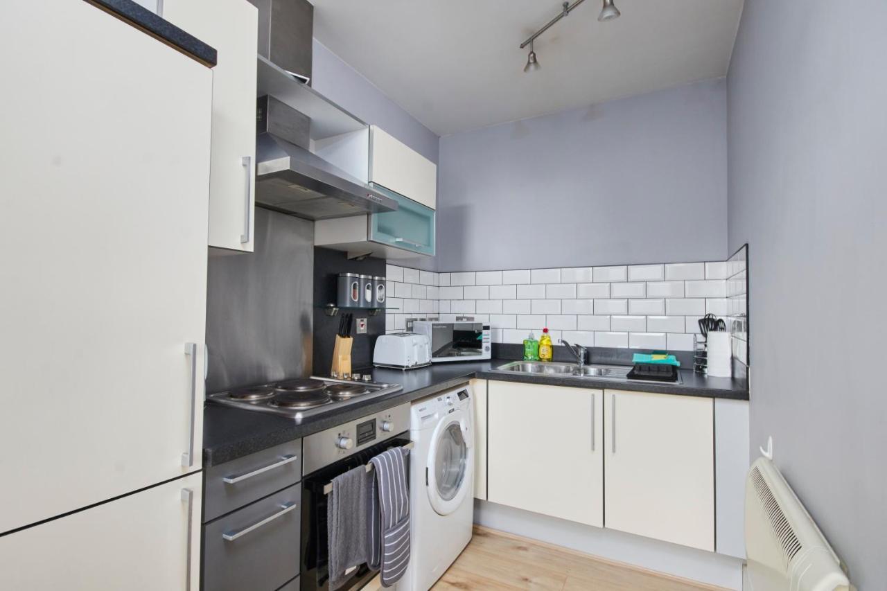 Duplex Yorkshire Penthouse - Parking Apartment Batley Exterior photo